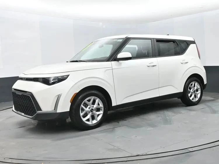 2025 Kia Soul - Image 5 of 12