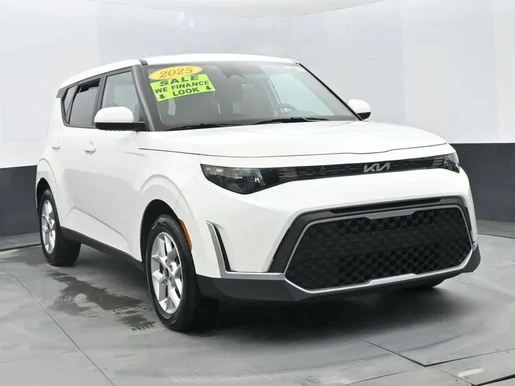 2025 Kia Soul - Image 3 of 12