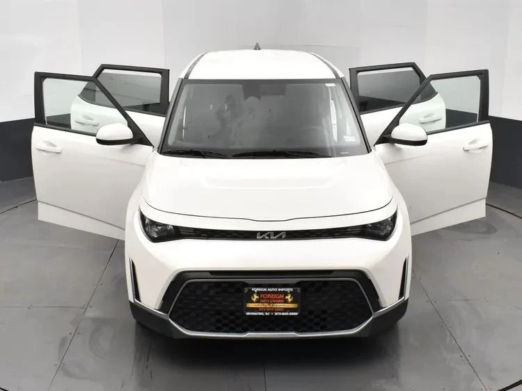 2025 Kia Soul - Image 10 of 12
