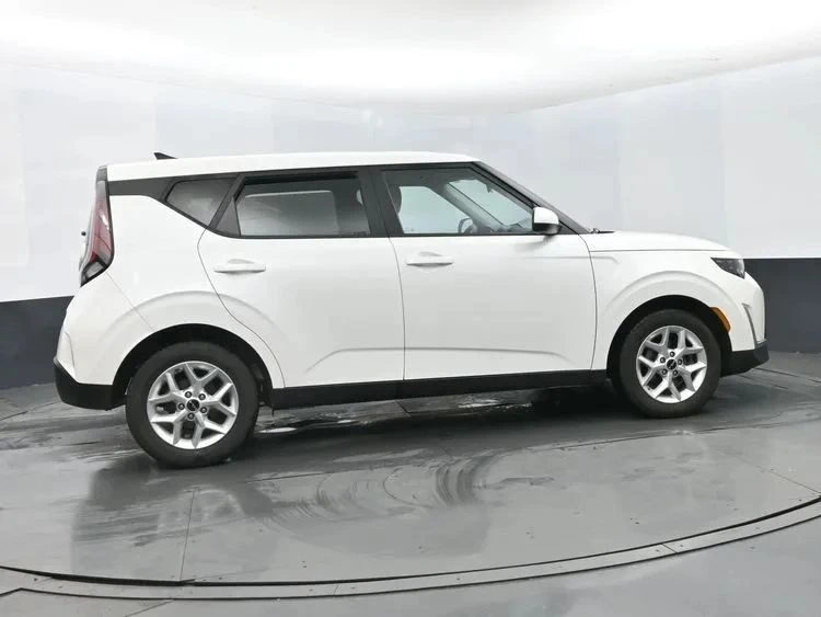 2025 Kia Soul - Image 4 of 12