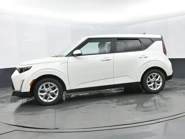 2025 Kia Soul - Image 5 of 12