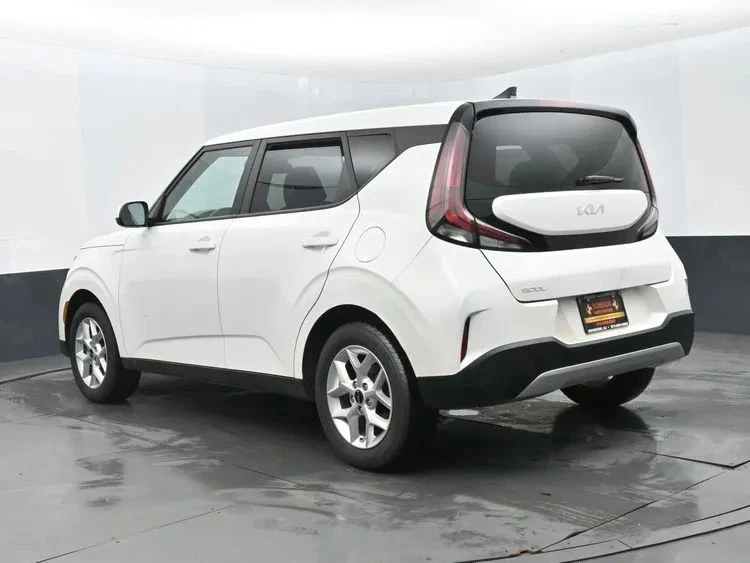 2025 Kia Soul - Image 9 of 12