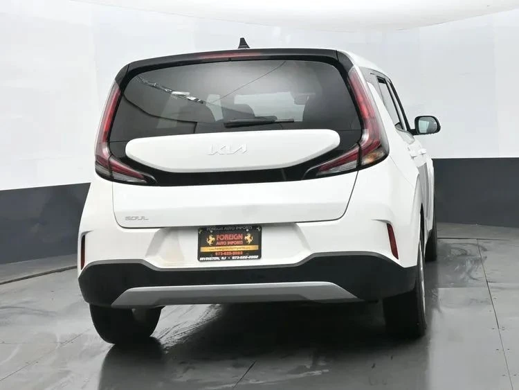 2025 Kia Soul - Image 8 of 12