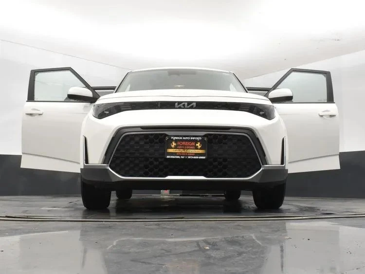 2025 Kia Soul - Image 11 of 12