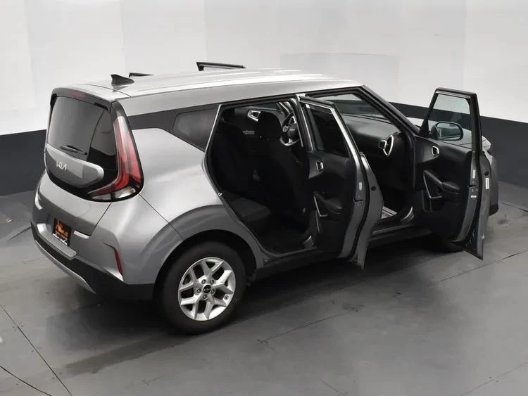 2025 Kia Soul - Image 6 of 12