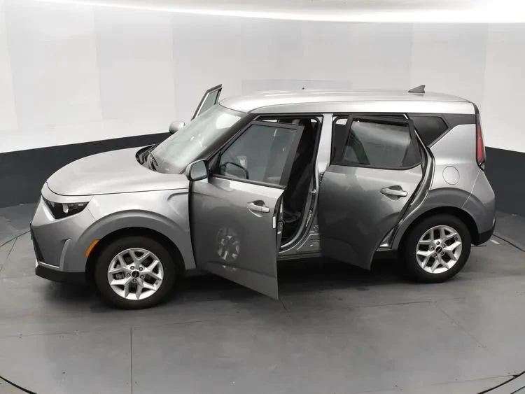 2025 Kia Soul - Image 7 of 12