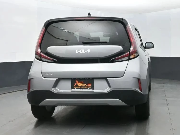 2025 Kia Soul - Image 8 of 12