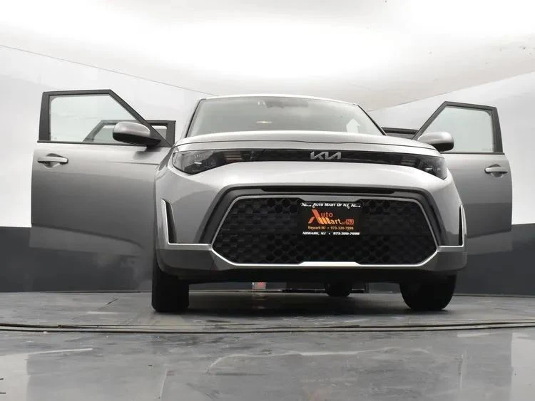2025 Kia Soul - Image 11 of 12