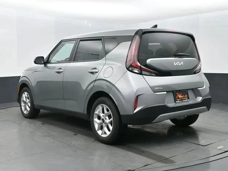2025 Kia Soul - Image 9 of 12