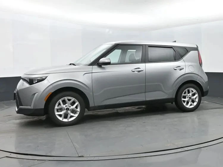 2025 Kia Soul - Image 5 of 12