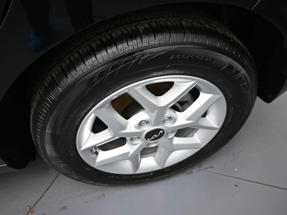 2025 Kia Soul - Image 15 of 21