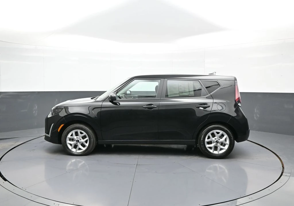 2025 Kia Soul - Image 9 of 21