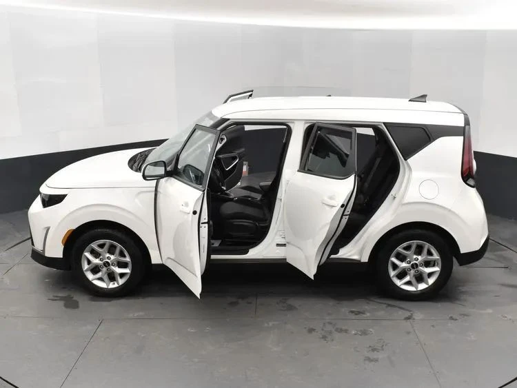 2025 Kia Soul - Image 7 of 12