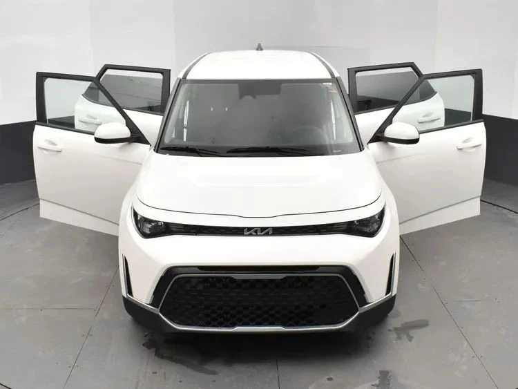 2025 Kia Soul - Image 10 of 12