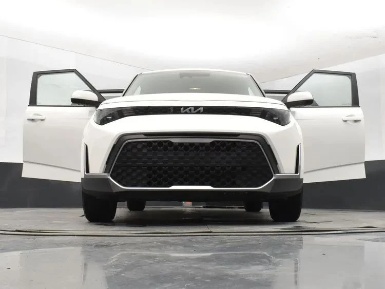 2025 Kia Soul - Image 11 of 12