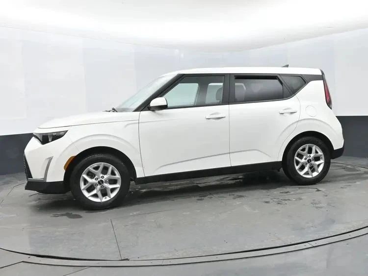 2025 Kia Soul - Image 5 of 12