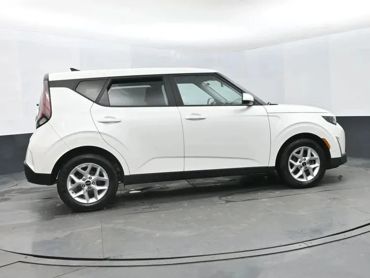 2025 Kia Soul - Image 4 of 12