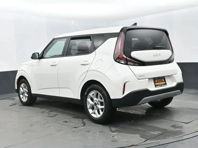 2025 Kia Soul - Image 9 of 12