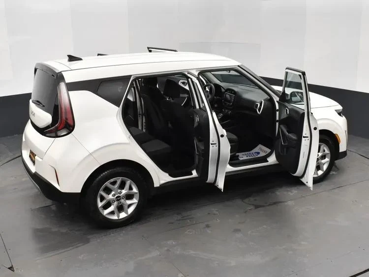 2025 Kia Soul - Image 6 of 12