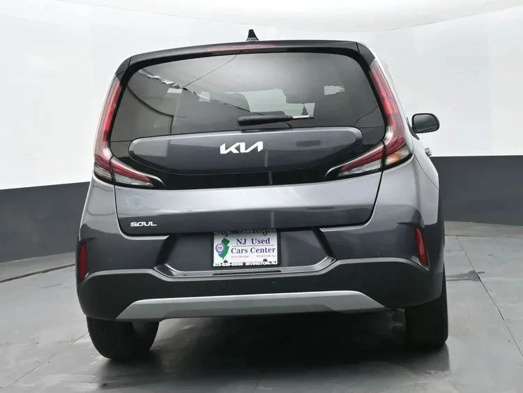 2025 Kia Soul - Image 8 of 12