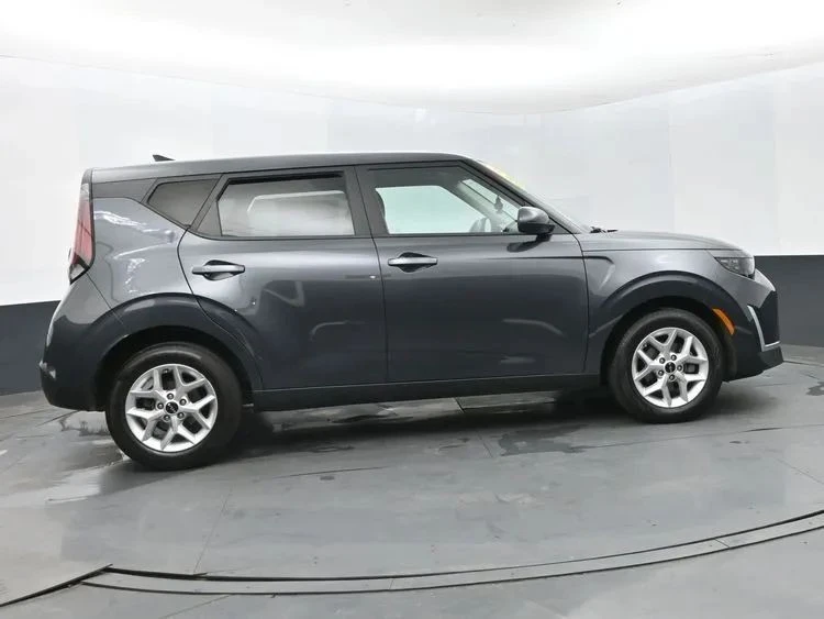 2025 Kia Soul - Image 4 of 12