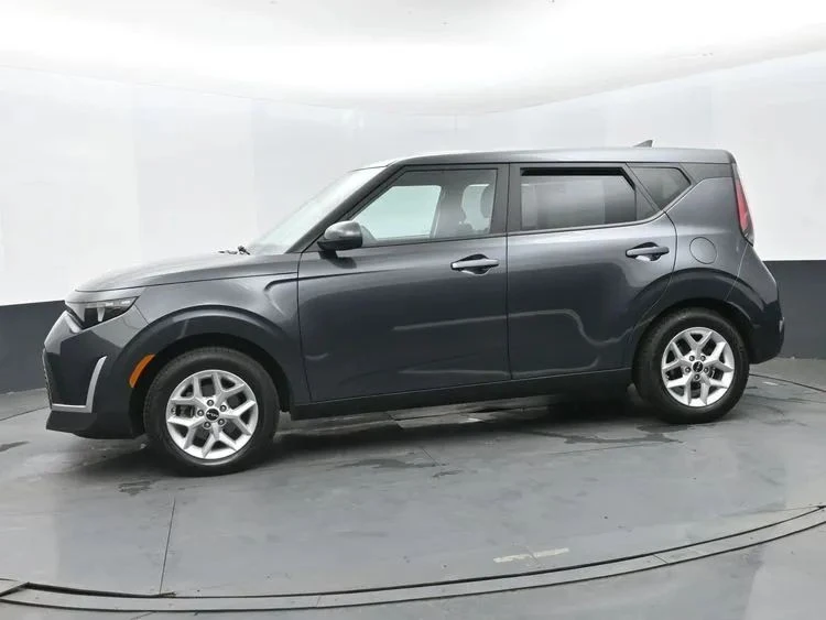 2025 Kia Soul - Image 5 of 12