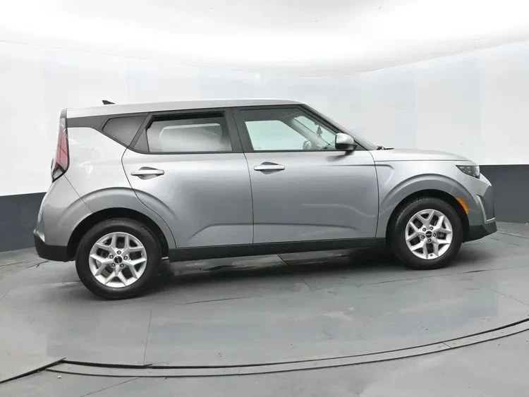 2025 Kia Soul - Image 4 of 12