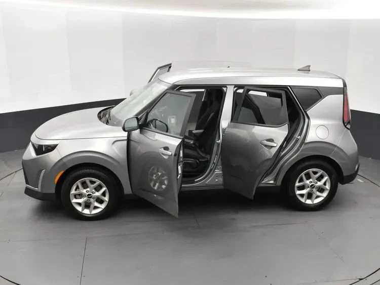 2025 Kia Soul - Image 7 of 12