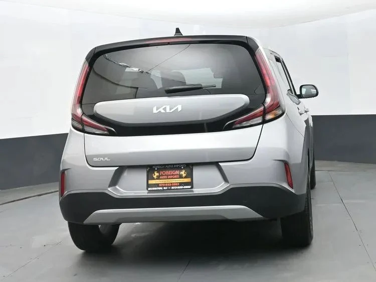 2025 Kia Soul - Image 8 of 12