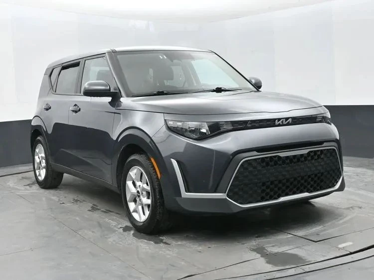 2025 Kia Soul - Image 2 of 12