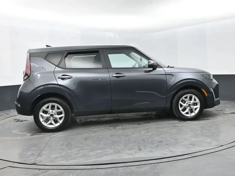 2025 Kia Soul - Image 4 of 12