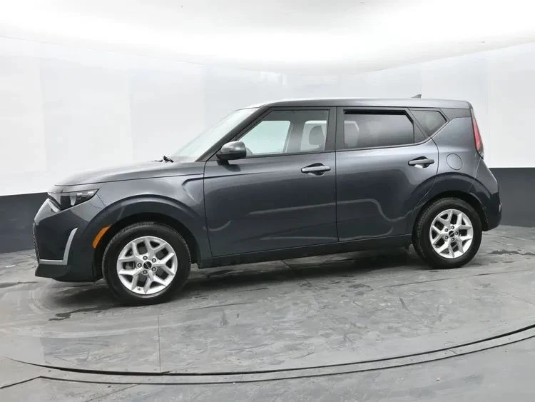 2025 Kia Soul - Image 5 of 12