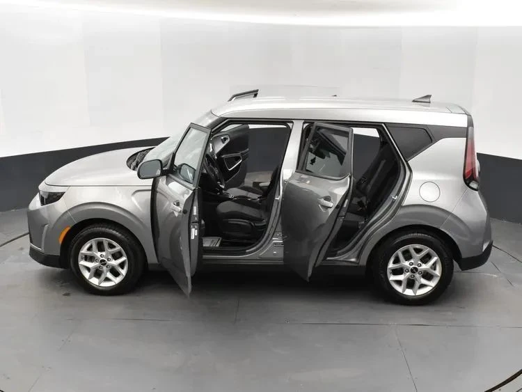 2025 Kia Soul - Image 7 of 12