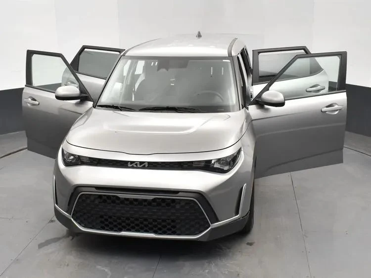 2025 Kia Soul - Image 10 of 12