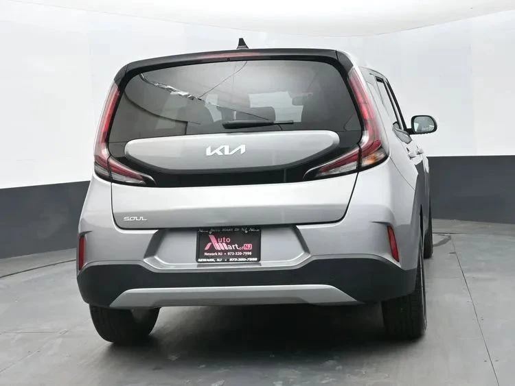 2025 Kia Soul - Image 8 of 12