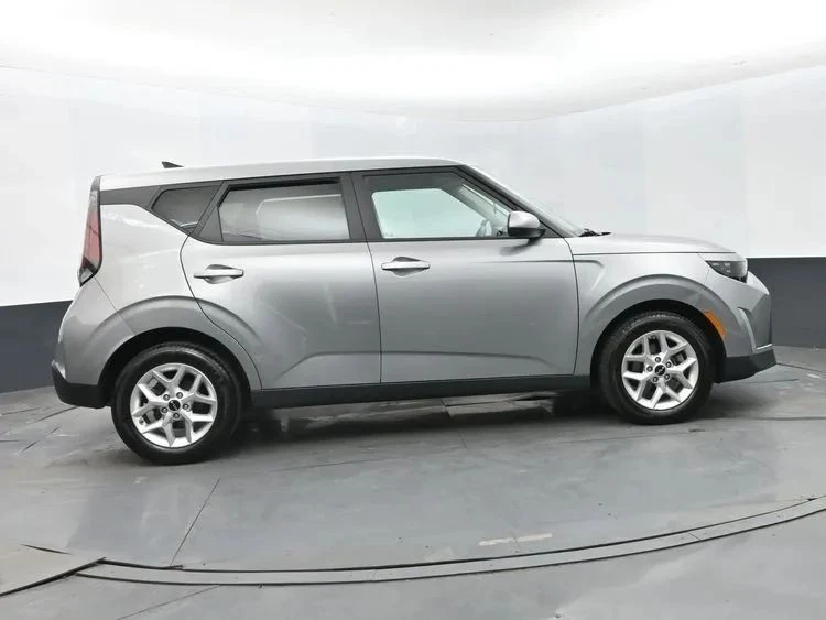 2025 Kia Soul - Image 4 of 12