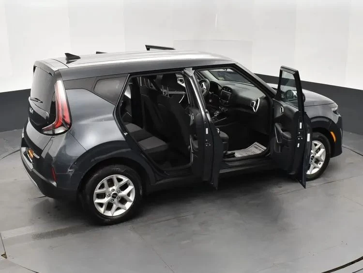 2025 Kia Soul - Image 6 of 12