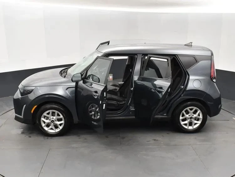 2025 Kia Soul - Image 7 of 12