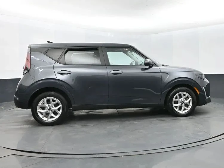 2025 Kia Soul - Image 4 of 12