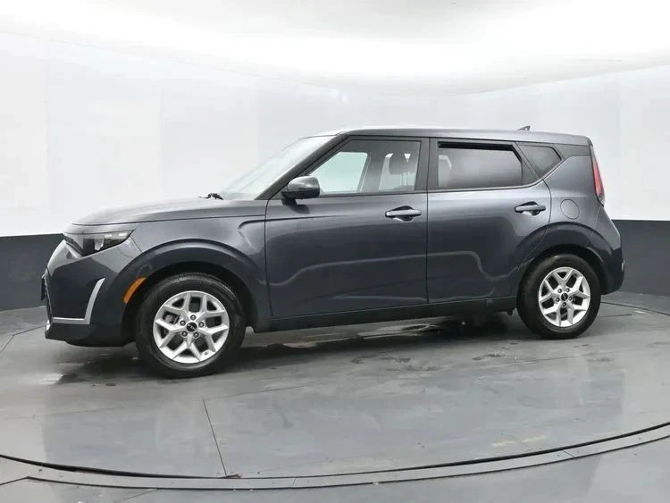 2025 Kia Soul - Image 5 of 12