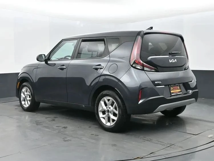 2025 Kia Soul - Image 9 of 12