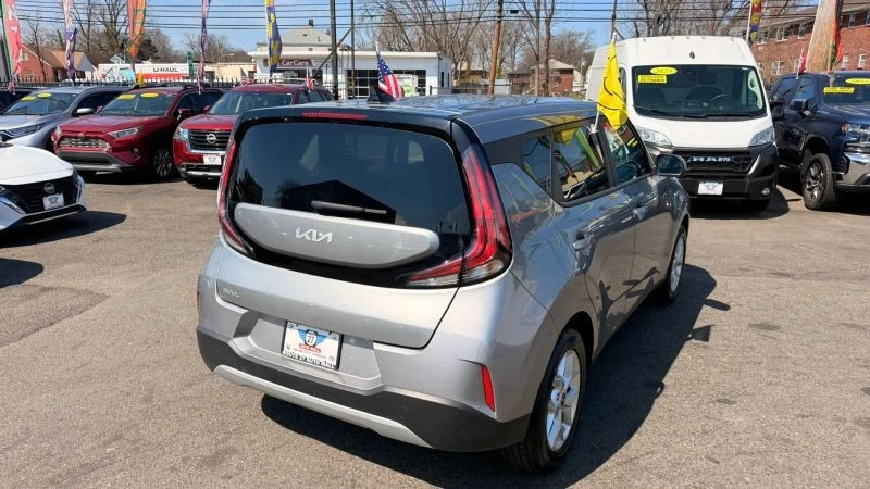 2025 Kia Soul - Image 7 of 12