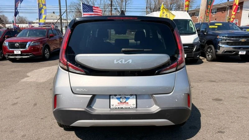 2025 Kia Soul - Image 6 of 12