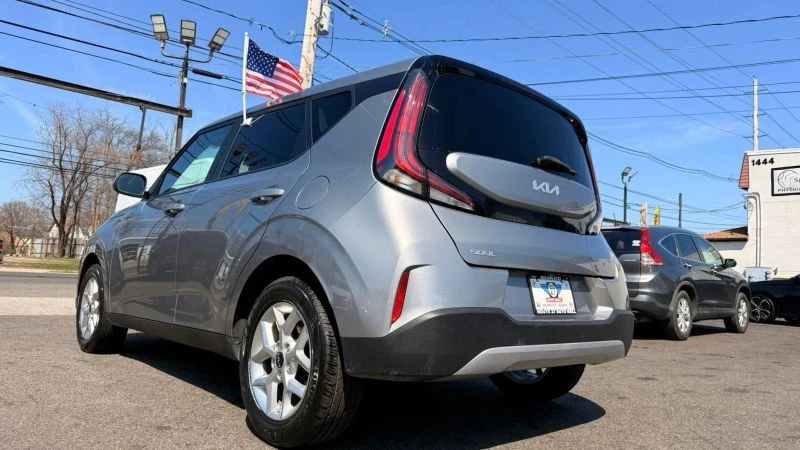 2025 Kia Soul - Image 8 of 12