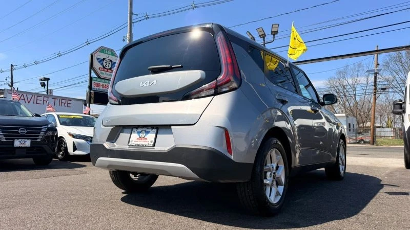 2025 Kia Soul - Image 9 of 12