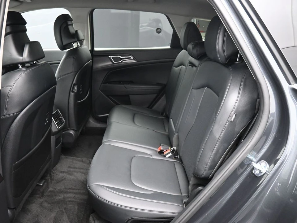 2025 Kia Sportage - Image 20 of 21