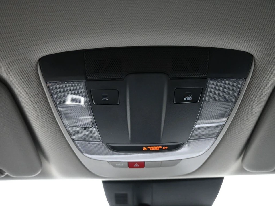 2025 Kia Sportage - Image 17 of 21