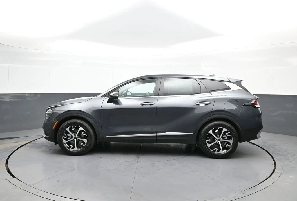 2025 Kia Sportage - Image 9 of 12