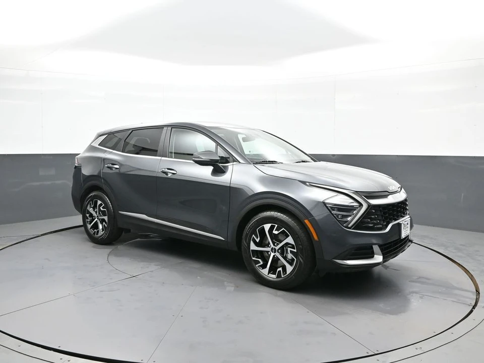 2025 Kia Sportage - Image 4 of 21