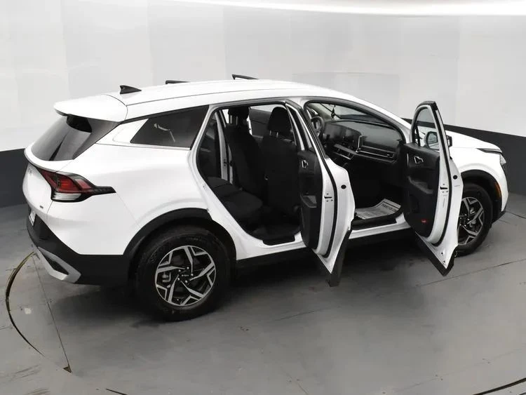 2025 Kia Sportage - Image 6 of 12